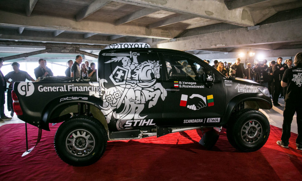 Benediktas Vanagas pristatė savo Dakaro ralio automobilį