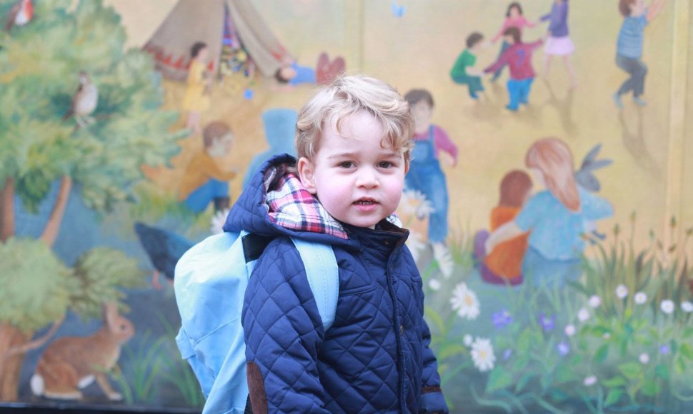 Princas George'as (2,5 m.) pirmą dieną darželyje