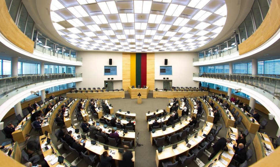 Svarstant Visuomenės informavimo įstatymą Seime virė aistros