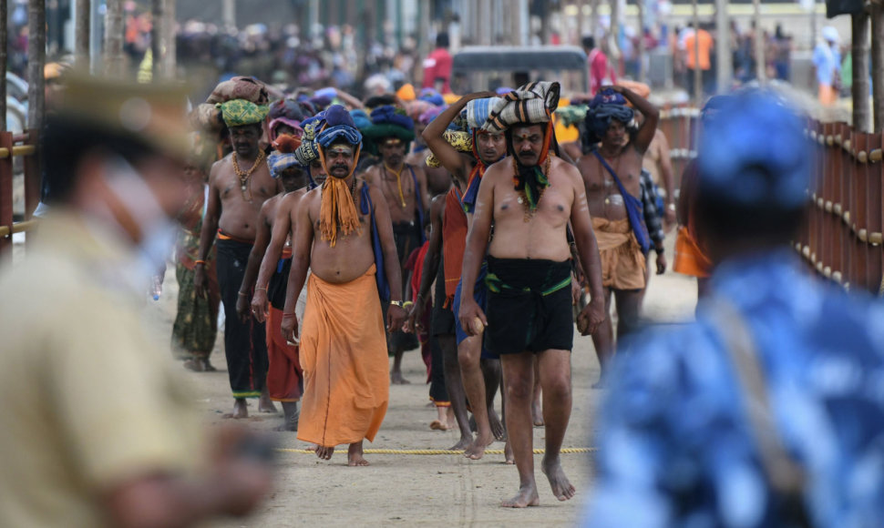 Protestai aplink Sabarimalos hinduistų šventyklą