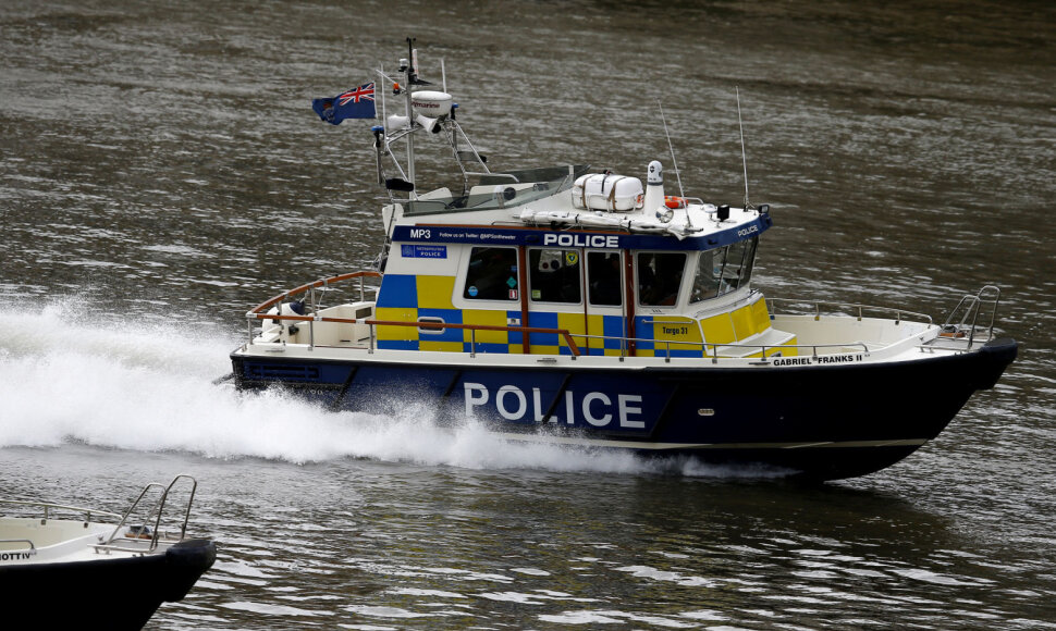 Britų policijos laivas