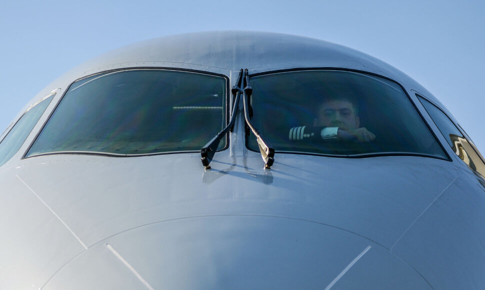 SSJ-100