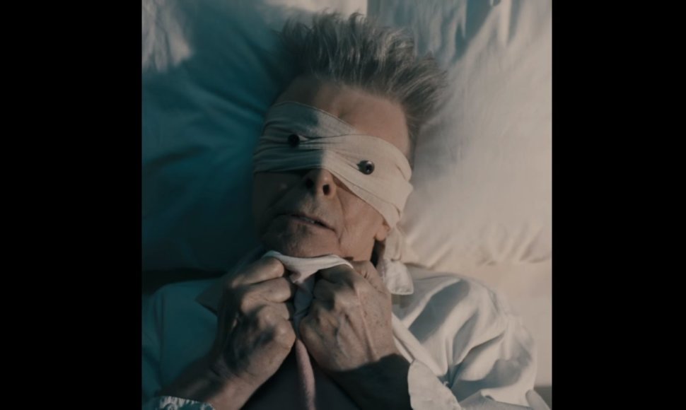 Davidas Bowie vaizdo klipe „Lazarus“