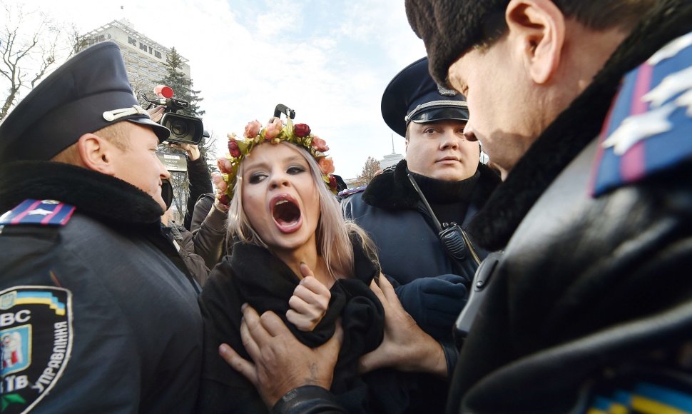 „Femen“ protestuotoja Kijeve