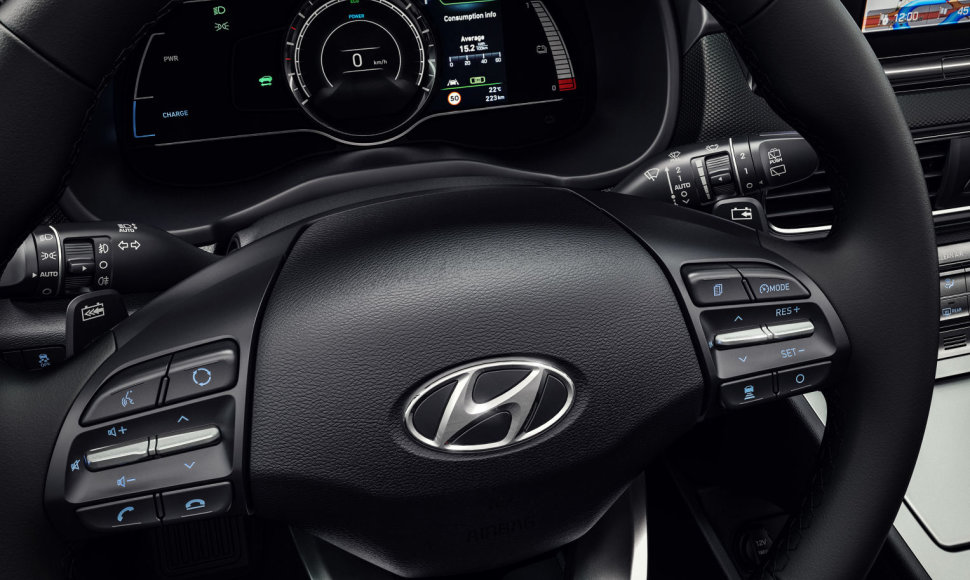 „Hyundai“ pristatė naują elektromobilį – „Kona Electric“