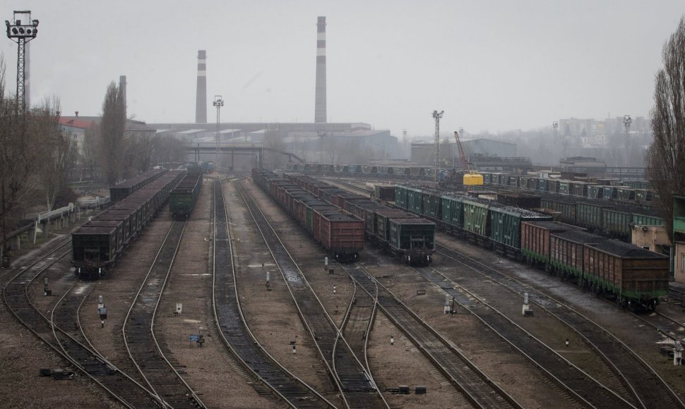 Geležinkelis prie Donecko plieno gamyklos