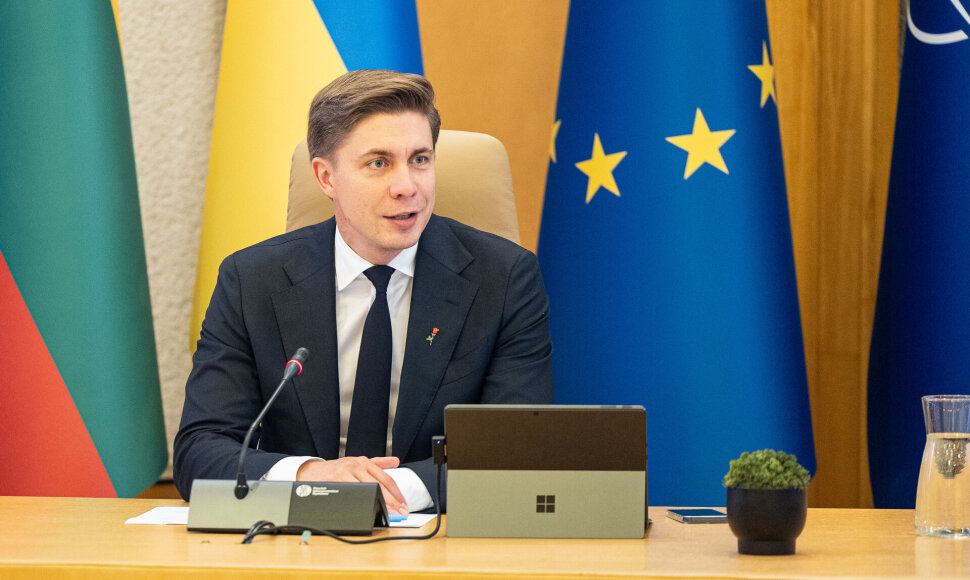 Naujoji, M. Sinkevičiaus vadovaujama, vyriausybė susirinko į pirmąjį posėdį