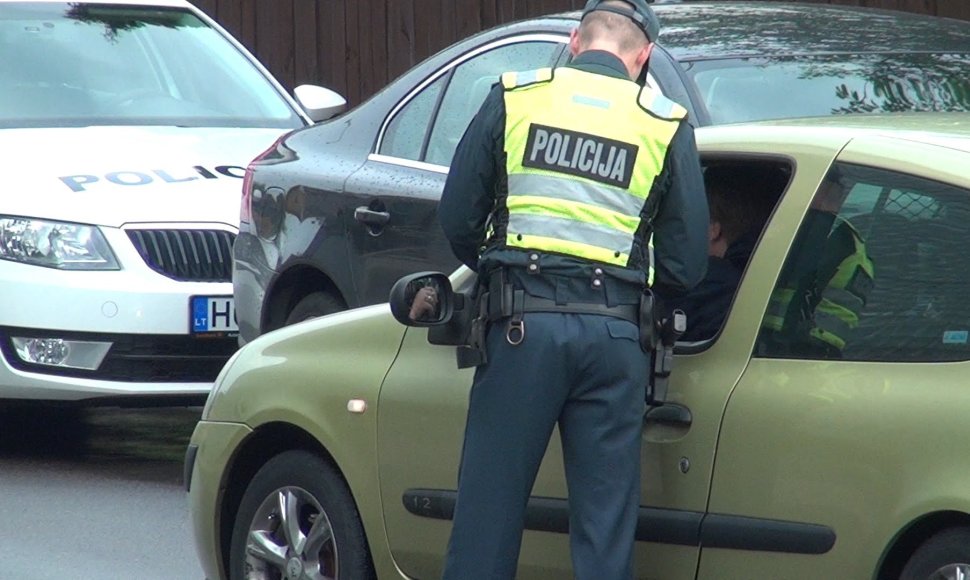 VIDEO kadras: Vilniaus policijos reidas Kęstučio gatvėje