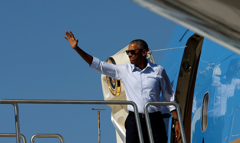 Barackas Obama išskrenda į Midvėjaus Atolą