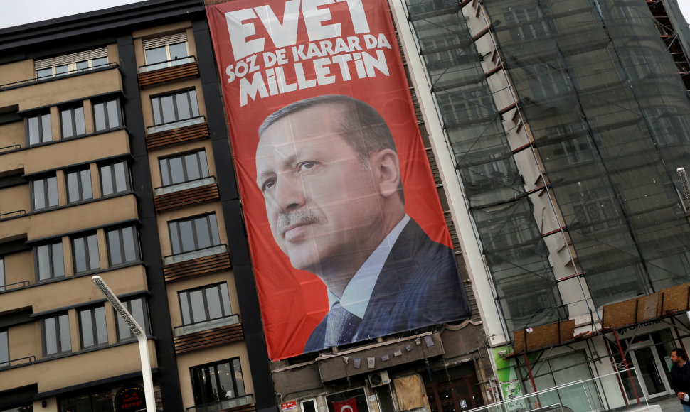 Recepo Tayyipo Erdogano plakatas Stambule