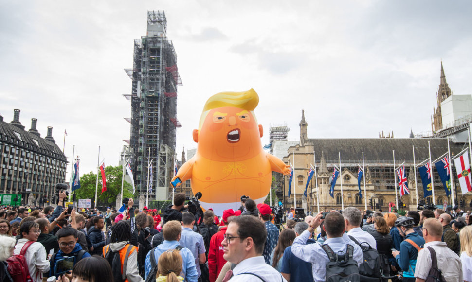 Jungtinėje Karalystėje per D.Trumpo vizitą vyksta masinės protesto akcijos
