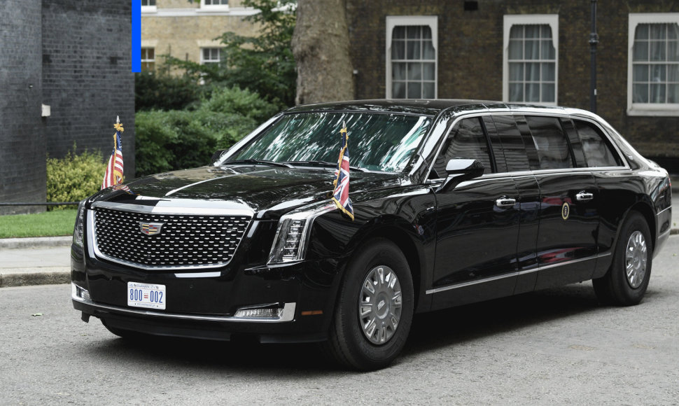 Donaldo Trumpo „Cadillac“