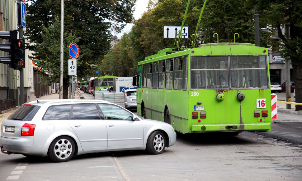 Automobilių spūstis Donelaičio gatvėje