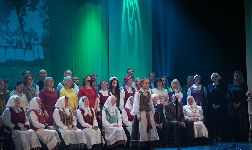 Žiūrų kaimo folkloro ansamblis 