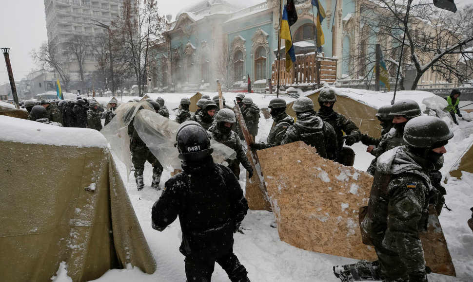 Kijeve policija išardė protestuotojų stovyklą