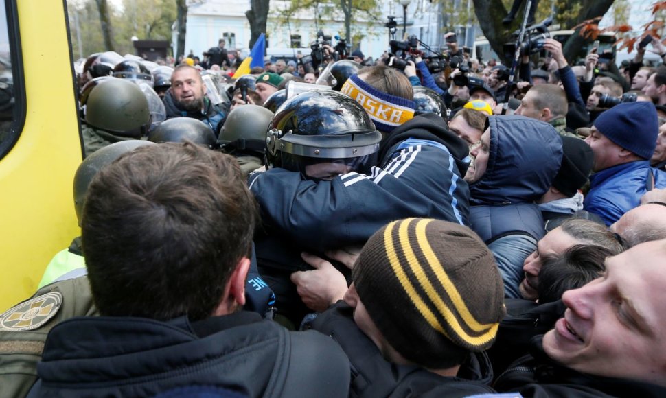 Kijeve tęsiasi protestai prieš esą korumpuotą valdžią