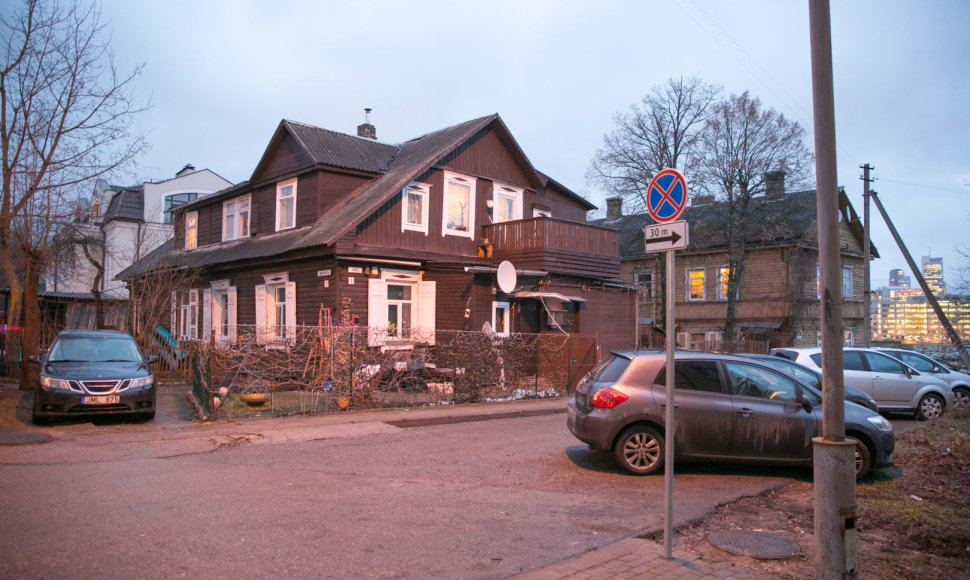 Vilniaus Pušų g. namo gyventojai liko be stovėjimo vietų mašinoms