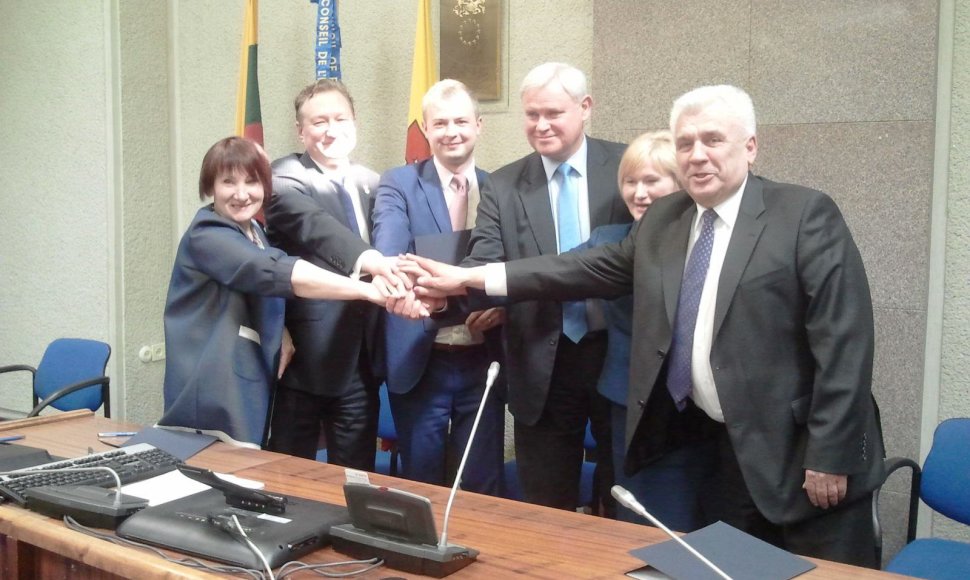 Naująją Klaipėdos savivaldybės tarybos valdančiąją koaliciją sudarysiančių partijų skyrių vadovai