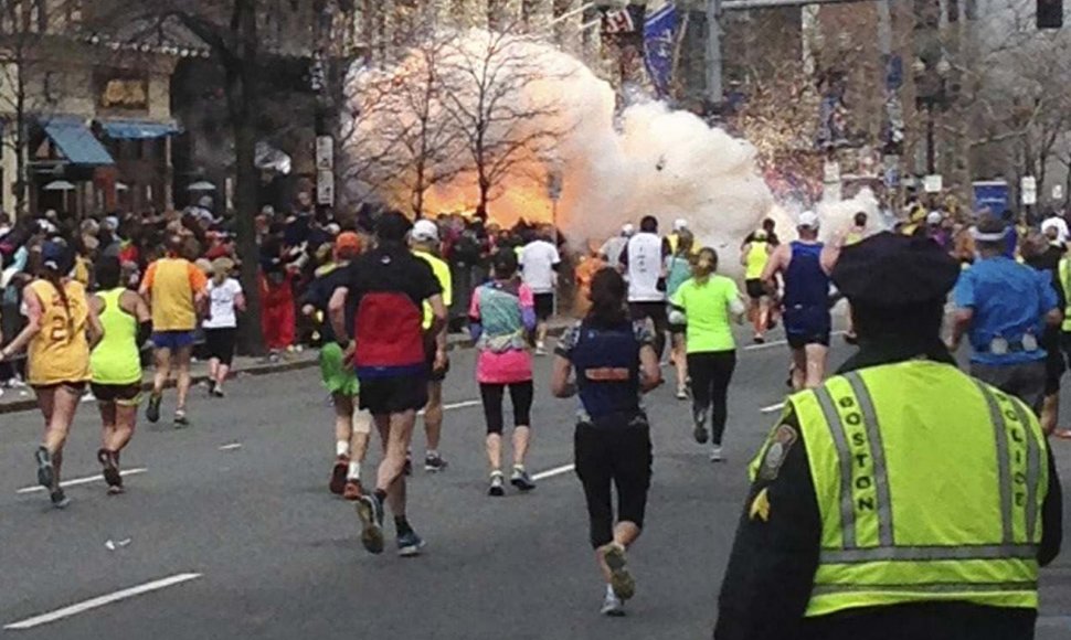 Sprogimas Bostono maratone