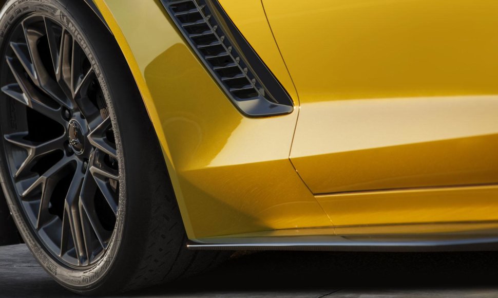 2015 m. „Chevrolet Corvette Z06“ užuomina