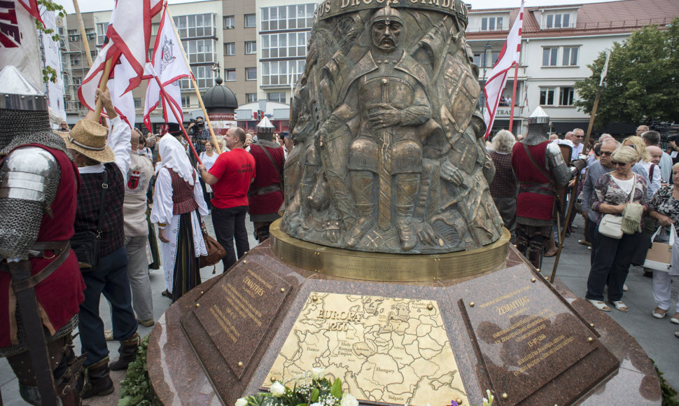 Paminklo Durbės mūšiui atidengimas Telšiuose