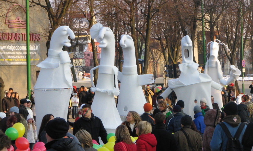 Klaipėdos lėlių teatras išeina į gatves.