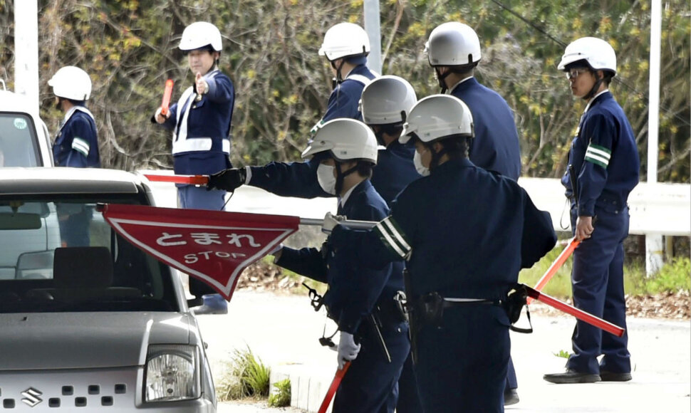 Tūkstančiai Japonijos policininkų gaudo bėglį