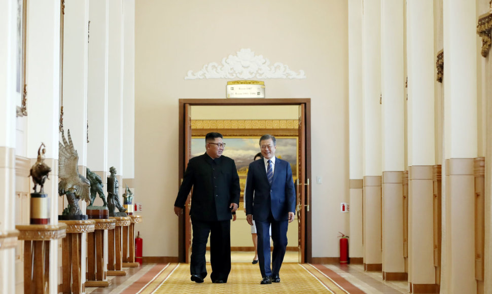 Šiaurės Korėja sutiko uždaryti raketų bandymų kompleksą