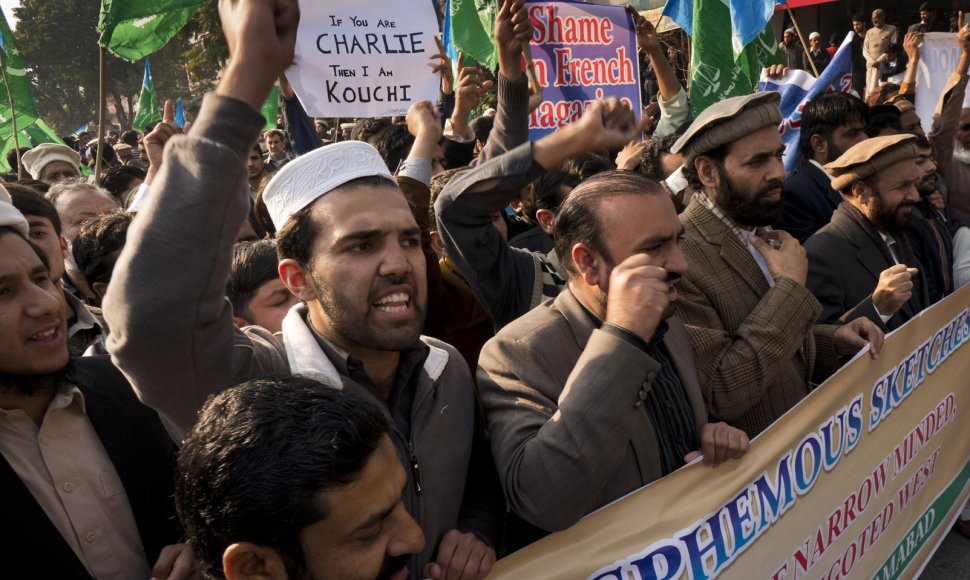 Pakistane protestas dėl Prancūzijos savaitraščio „Charlie Hebdo“ spausdinamų musulmonus įžeidžiančių karikatūrų.