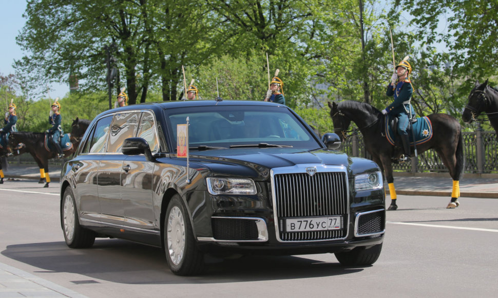 Vladimirą Putiną į inauguracijos ceremoniją atvežęs rusiškas limuzinas