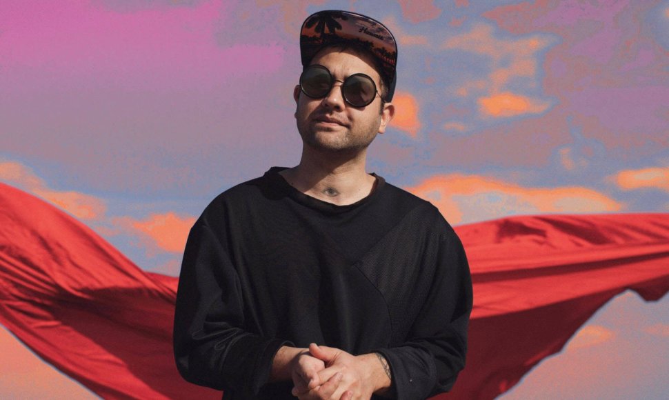 „Unknown Mortal Orchestra“ lyderis Rubanas Nielsonas