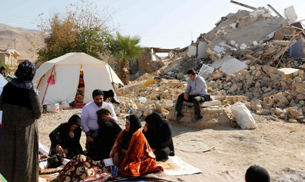 Iranas po žemės drebėjimo