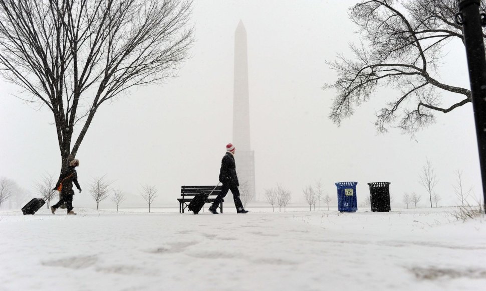 Vašingtoną užgriuvo sniegas