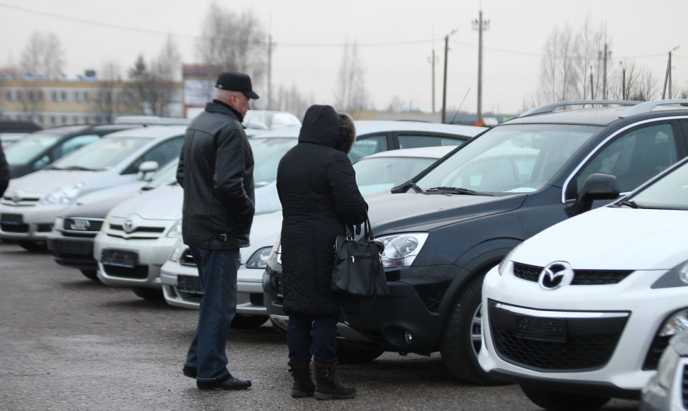 Panevėžio automobilių turguje