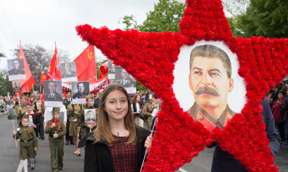 Rusijoje gaivinamas diktatoriaus Josifo Stalino kultas