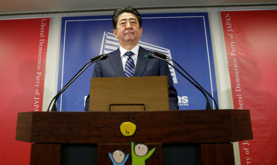 Japonijos premjero partija pelnė užtikrintą pergalę nacionaliniuose rinkimuose