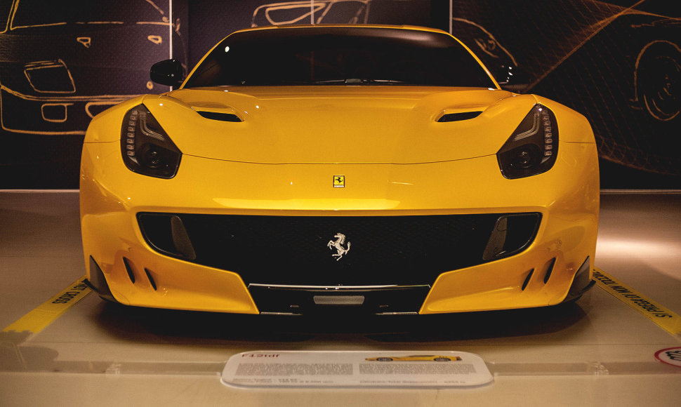 „Ferrari F12TDF“