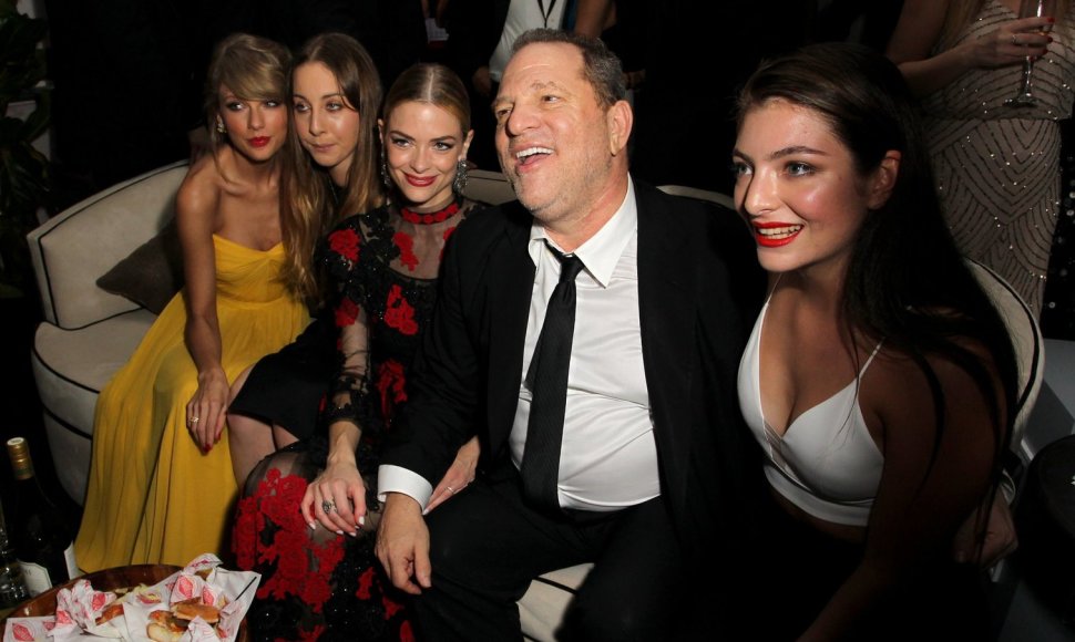 Prodiuseris Harvey Weinsteinas su Taylor Swift, Este Haim, Jaime King ir Lorde