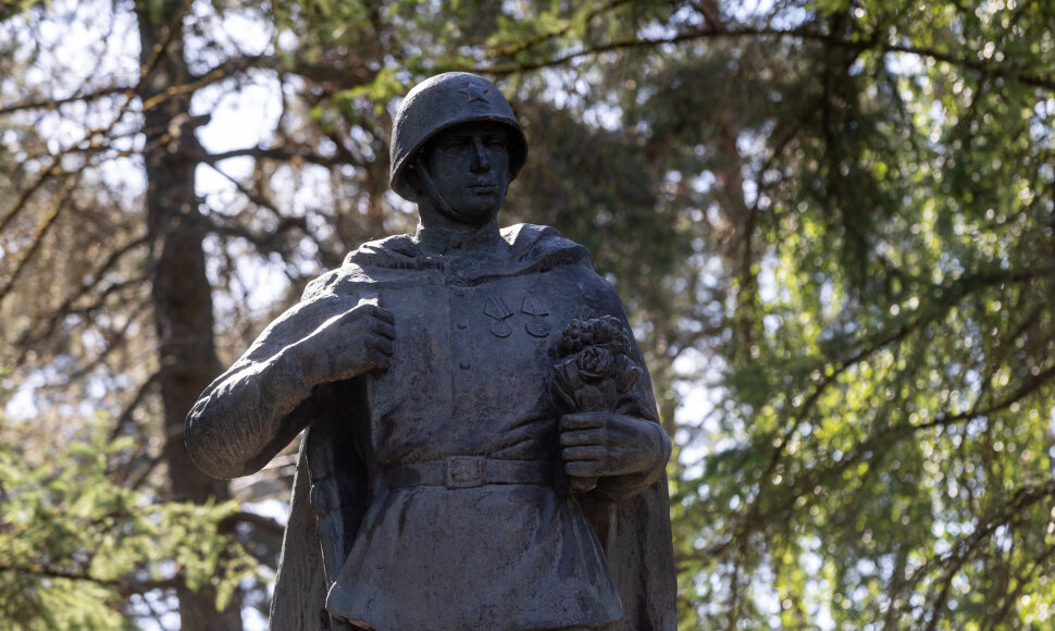 Paminklas sovietų kariams Ukmergėje