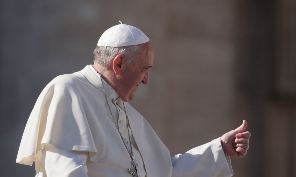 Šv. Valentino dieną popiežius Pranciškus laimino Vatikane įsimylėjėlius 2014 m. vasario 14 d. 