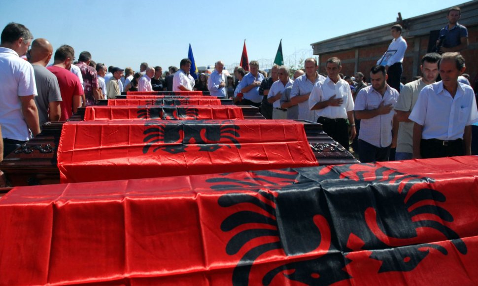 Kosovo albanų palaikų, žuvusių per karą, laidotuvės
