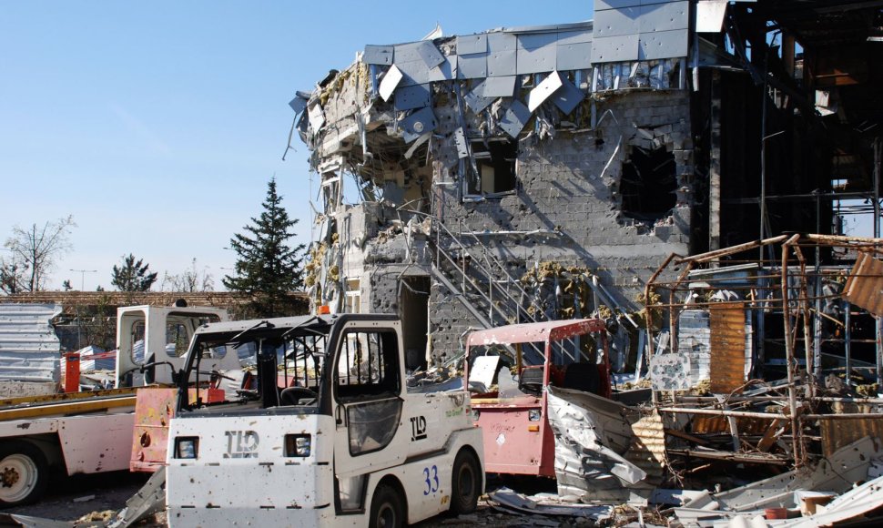 Sunaikinta technika Donecko oro uoste.