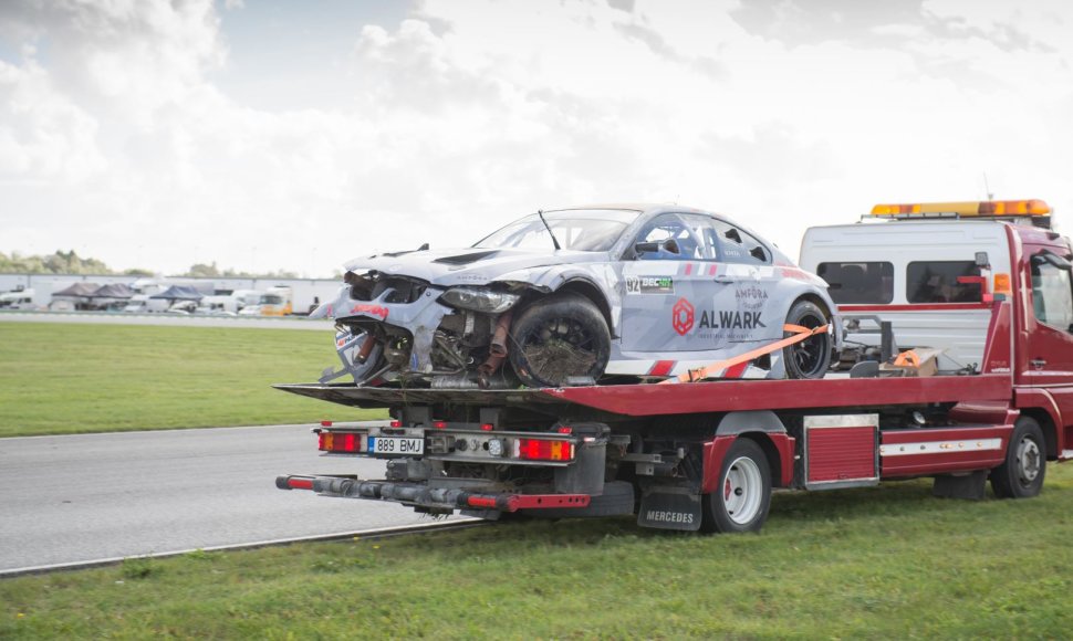 BaTCC serijos finaliniai važiavimai Estijoje, „Skuba Racing Team“ avarija