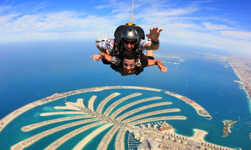 Šuolis parašiutu Dubajuje