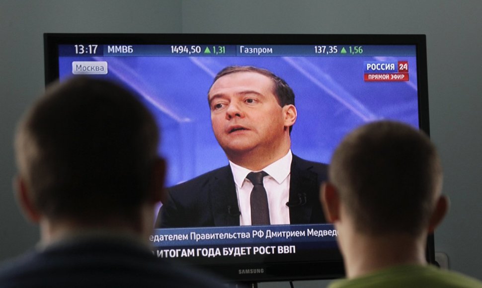 Dmitrijus Medvedevas tiesioginiame eteryje 