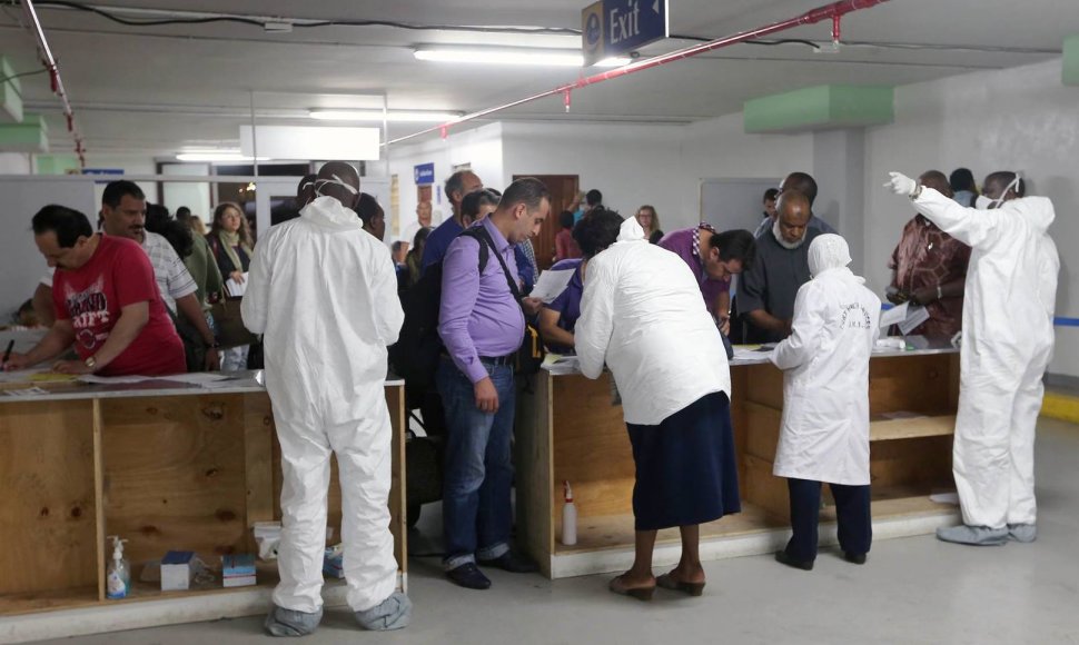Patikrinimas Kenijos oro uoste nuo Ebola viruso