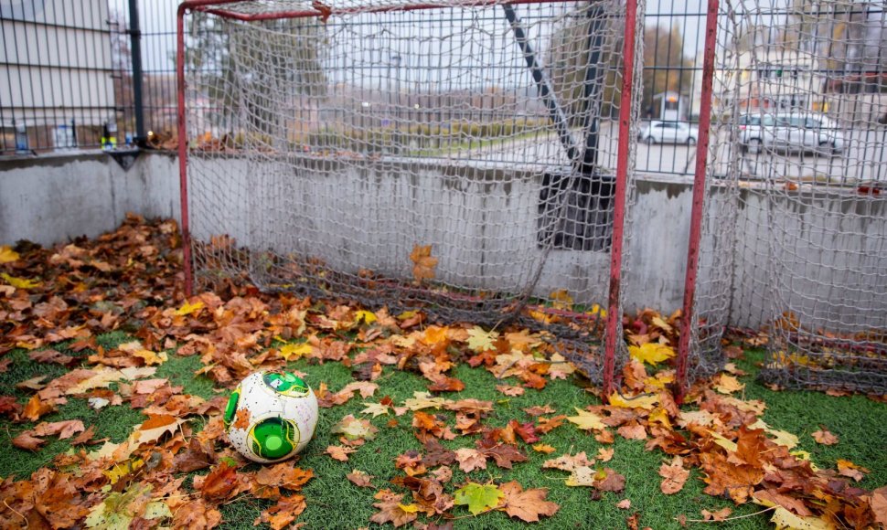 Vaikai futbolo treniruotėje