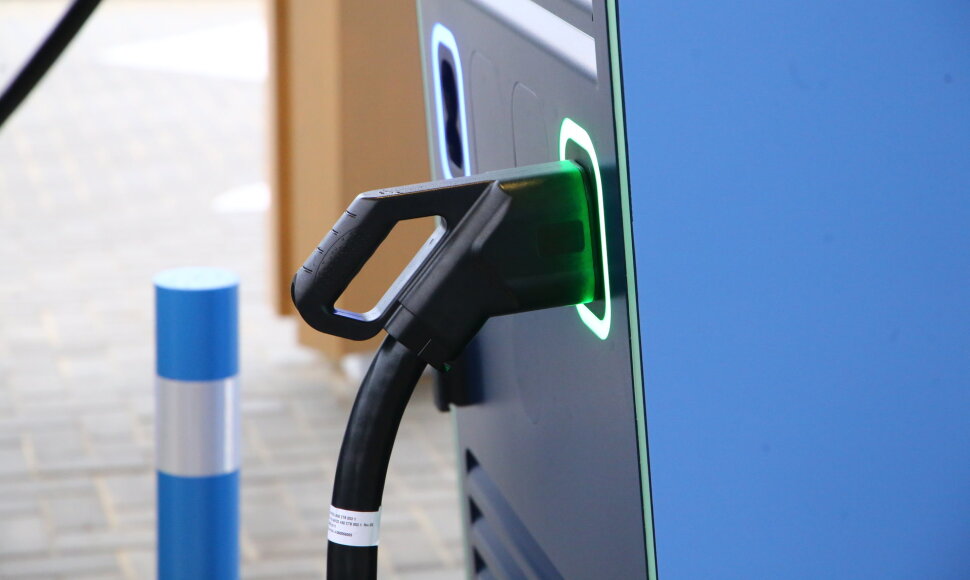 „Eldrive“ automobilių krovimo parkas Panevėžyje