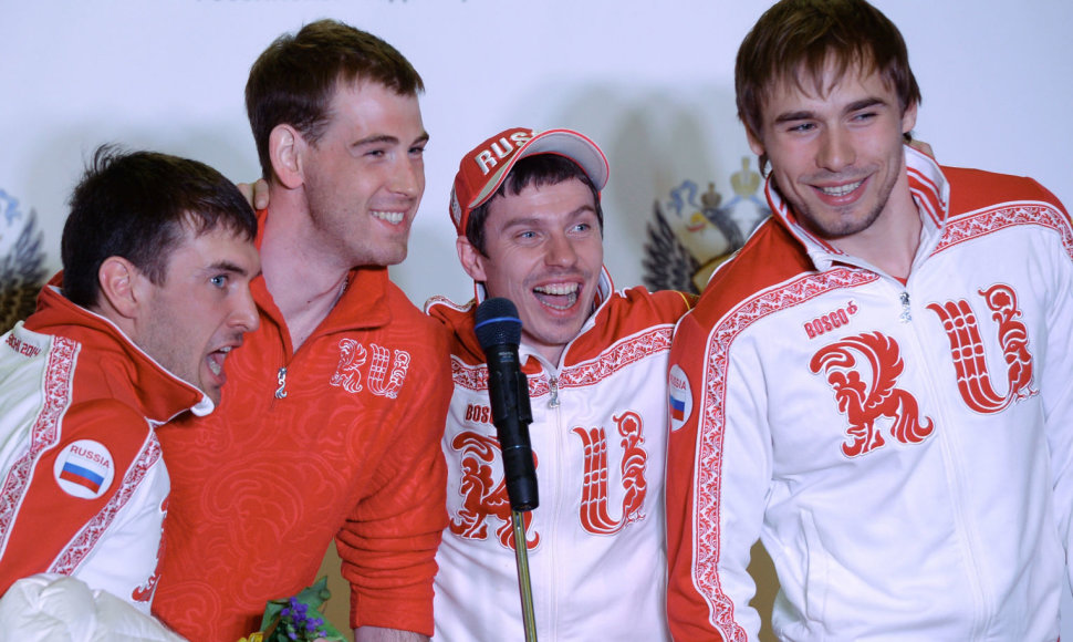 Rusijos biatlonininkai, triumfavę Sočio olimpinių žaidynių estafetėje, galėjo būti pridengiami Tarptautinės biatlono federacijos.