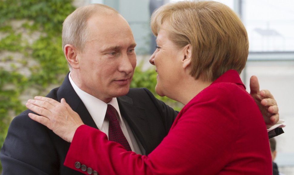 Rusijos prezidentas Vladimiras Putinas ir Vokietijos kanclerė Angela Merkel (2012 m.)